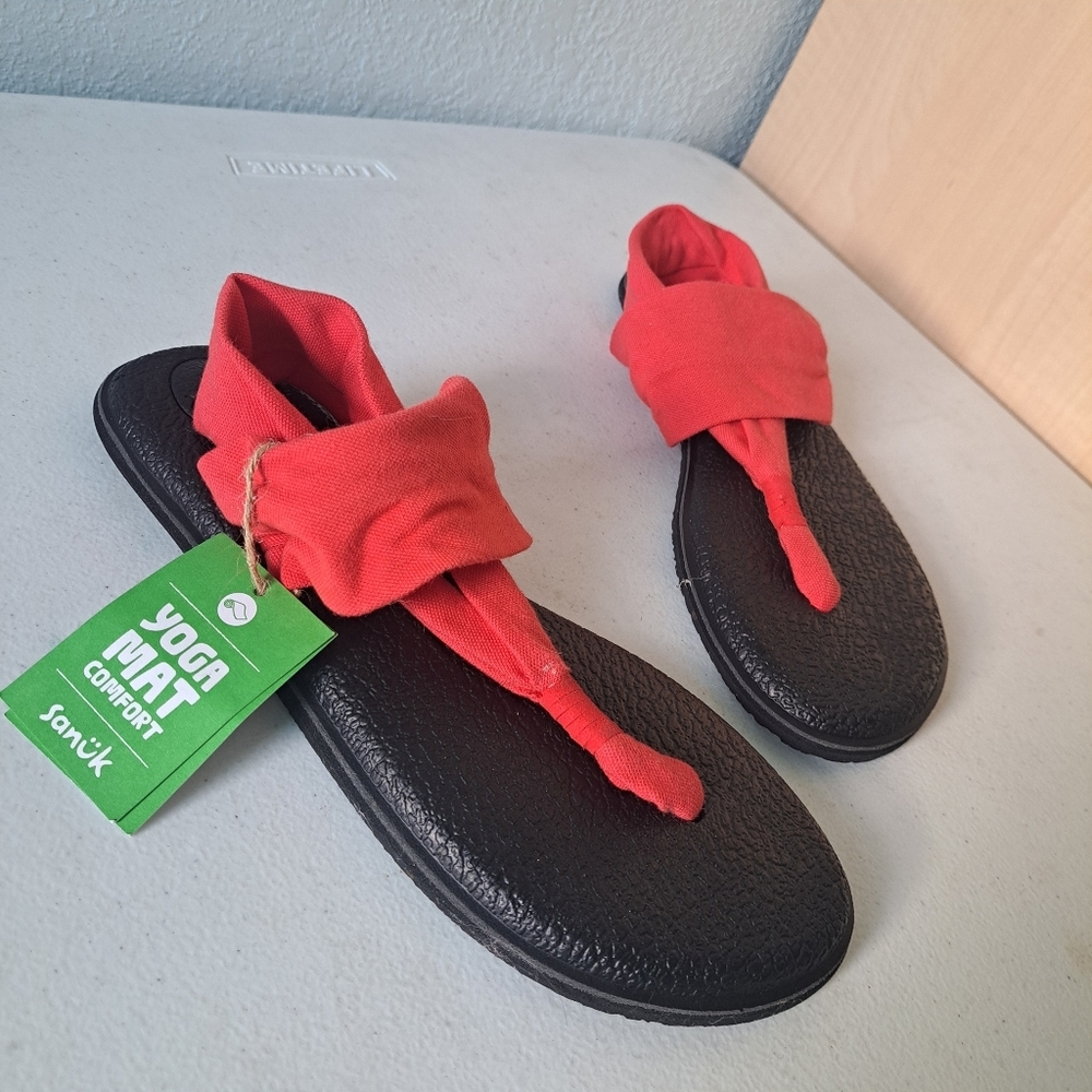 Sanuk Red and Black Yoga Mat Sandals